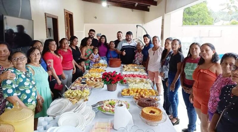 Prefeito Nicson Marreira promove café da manhã em comemoração ao Dia das Mães