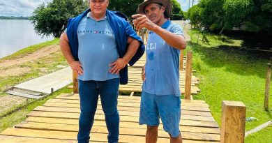 Prefeito Vanilso Monteiro acompanha finalização das obras da ponte de Acanauí em Japurá – AM