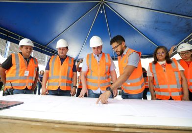 Governador Roberto Cidade fiscaliza melhorias de infraestrutura da Escola Alice Salermo e assina ordem de serviço para construção de 27 escolas indígenas