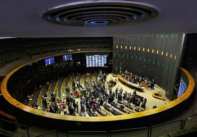 Congresso deve entrar em recesso sem votar PEC do fim da escala 6×1 e projeto que criminaliza a misoginia