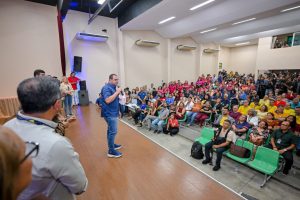 Governador Roberto Cidade anuncia concurso público com 7,8 mil vagas para reforçar a rede estadual de ensino