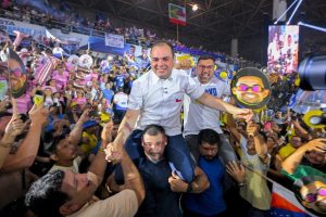 Cidade lança candidatura com Arena lotada e recado à oposição: “Vou responder com trabalho”