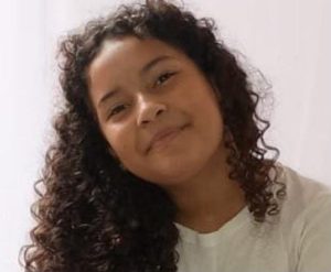 Família oferece recompensa por informações sobre adolescente desaparecida em Manaus