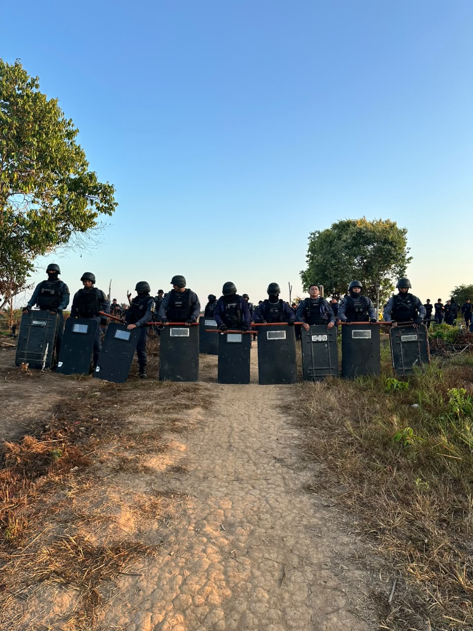 Megaoperação Policial Cumpre Reintegração de Posse e Detém 17 Pessoas em Tefé