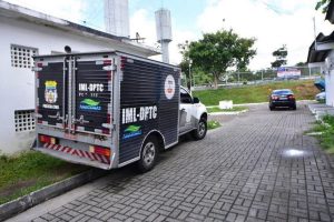 Mulher morre após ser baleada em avenida de Manaus; irmã é suspeita