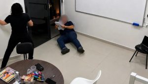 Adolescente é apreendido após atacar professor a facadas em Manaus; vítima recebe alta