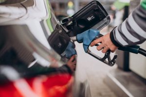 Gasolina fica R$ 0,63 mais barata e diesel tem desconto de R$ 1; entenda