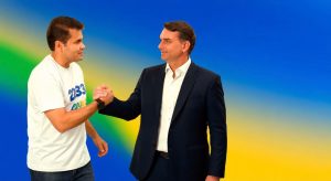 Flávio Bolsonaro declara apoio a Coronel Rosses para deputado federal: “Nosso homem de confiança”